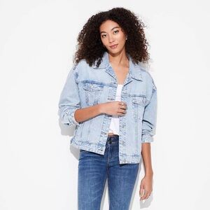 Wild Fable Women's Foundational Denim Oversized Trucker Jacket Light Wash M